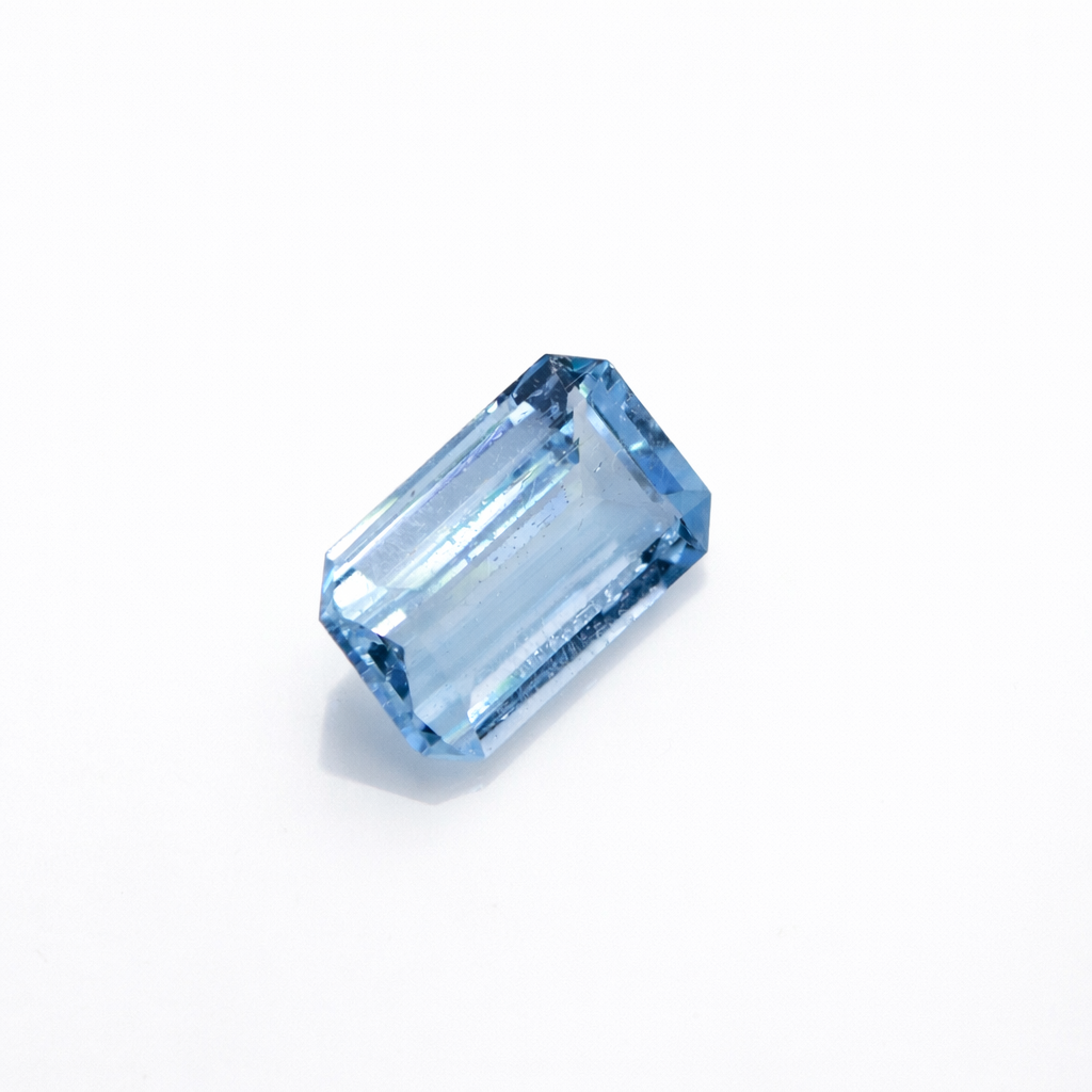 Natural 4.0ct Swiss Blue Topaz Gemstone from Sri Lanka - SI Clarity, Ideal for Rings & Pendants