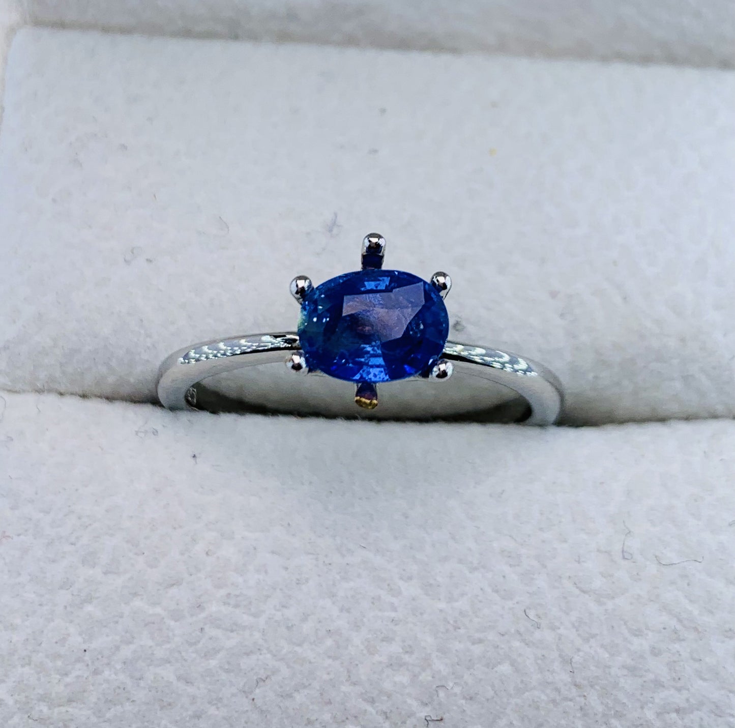 Unheated Blue Sapphire – 1.11 Carat Natural Corundum | Oval Brilliant Cut | Certified